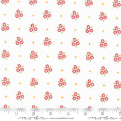 Bountiful Blooms Off White Posies Yardage by Sherri & Chelsi for Moda Fabrics