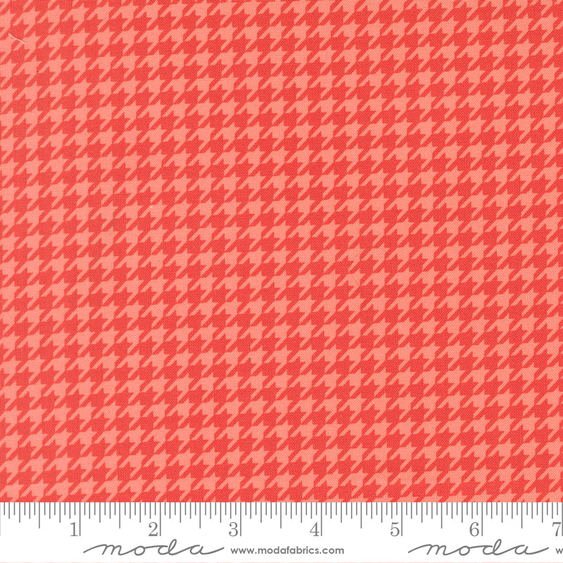 Poinsettia & Pear Geranium Houndstooth Yardage by Sherri & Chelsi for Moda Fabrics